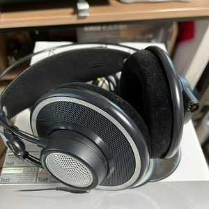 AKG K702 헤드폰