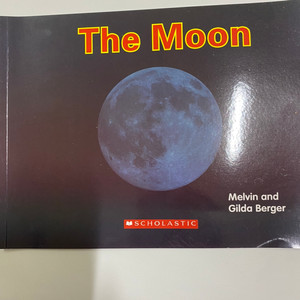 유아영어책 The moon