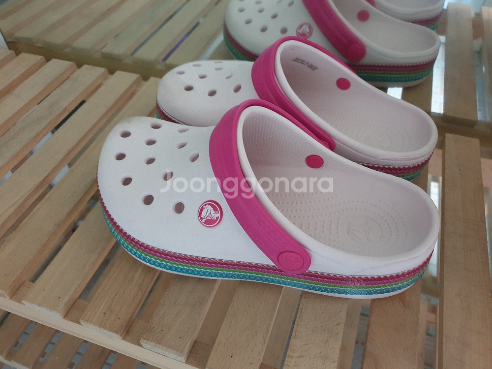 크록스키즈 레인보우 J3 (220) 택포--1