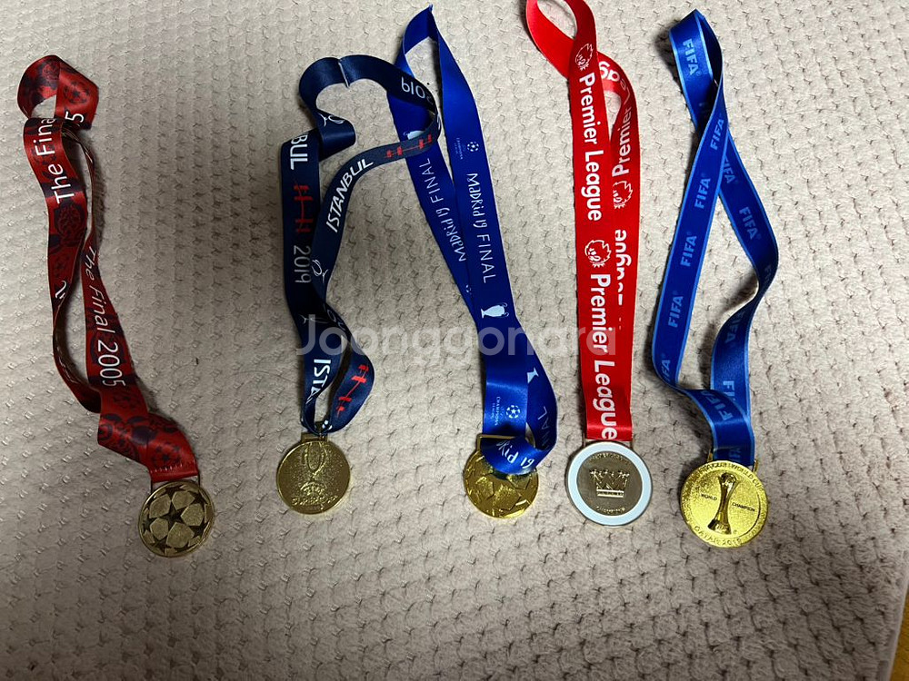 리버풀 2005, 2019~2020 우승 메달 팝니다--0