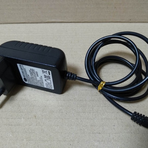 여러 아답터 (12v DC 10v DC 9v DC 5v