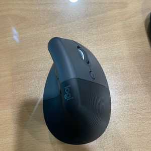 로지텍 리프트 버티컬 그래파이트 색상 팝니다.