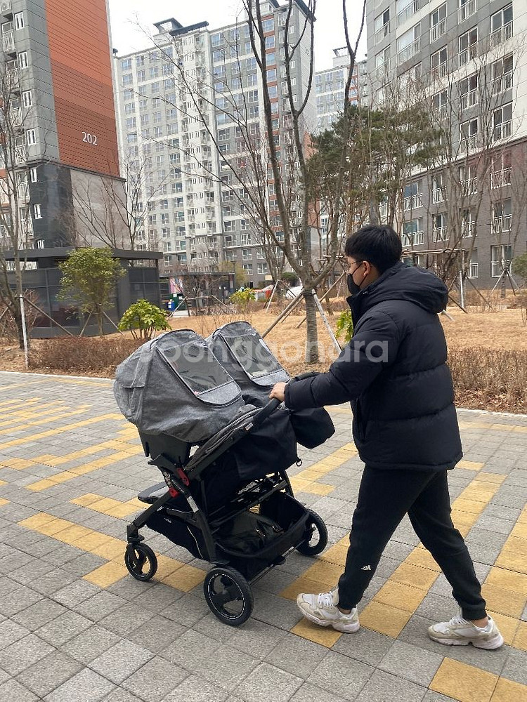 뻬그뻬레고 카시트2개 아이소픽스2개 어답터1개 팝니다--2