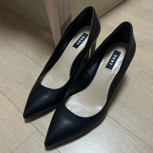 DKNY 블록힐 250-255 7cm