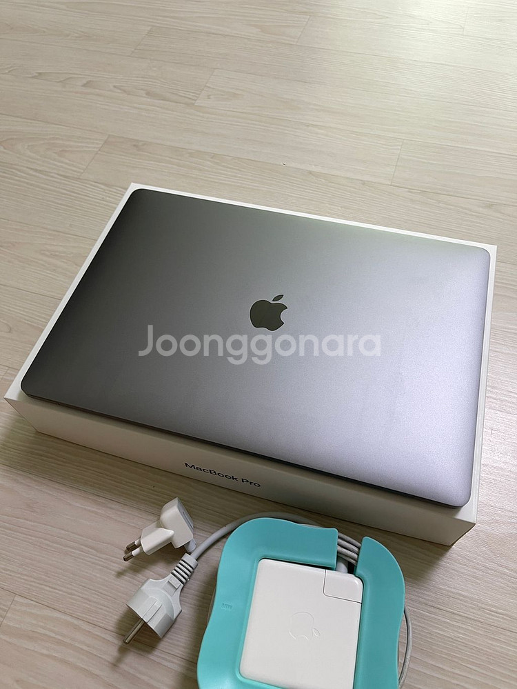 2017 맥북프로 터치바 15인치 512GB--2