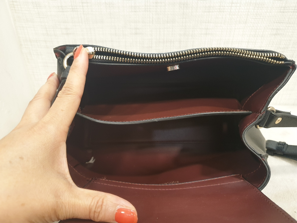 자라 숄더백 크로스백 가방 이미지