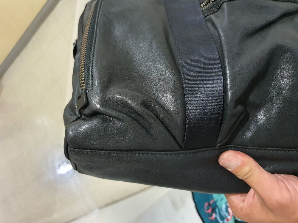 투미 가죽가방--4