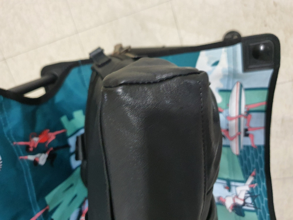 투미 가죽가방--2