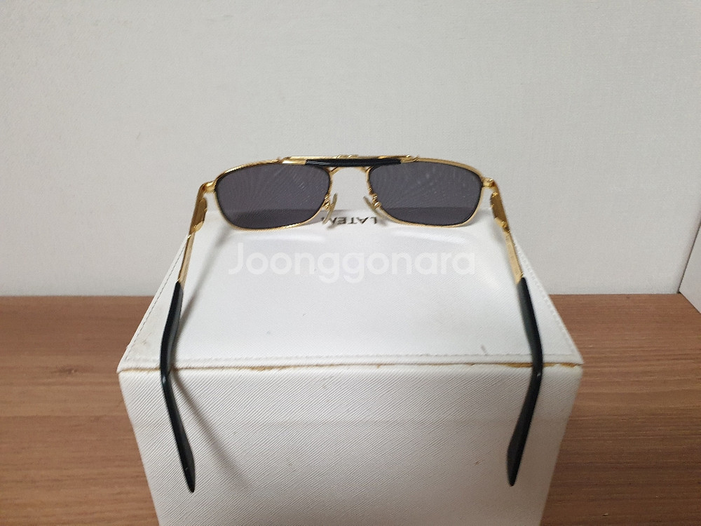 폴리스 선글라스--2