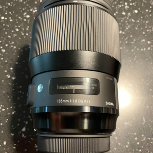 시그마 아트 135mm 1.8 EF 캐논마운트