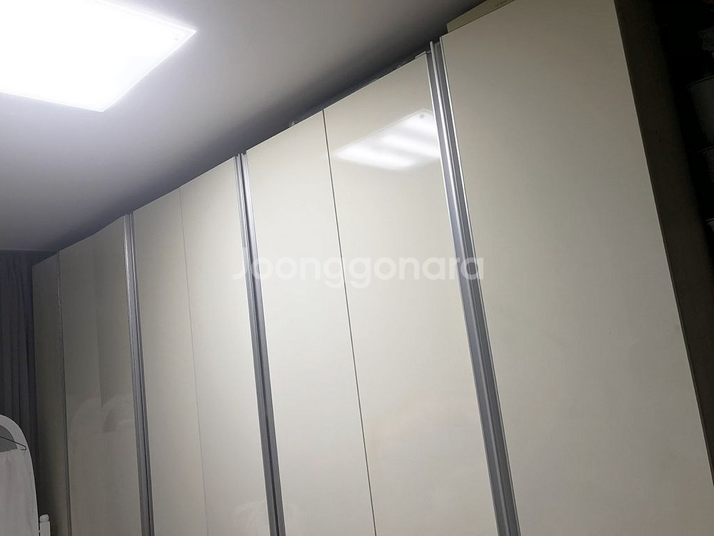 [엘베있음] 견고한 아이보리 키높이 붙박이장--0