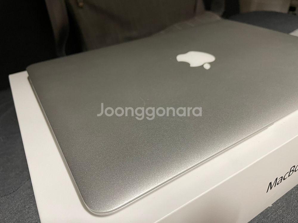 애플 맥북에어 13인치 CTO (i5/8G/256GB)--1