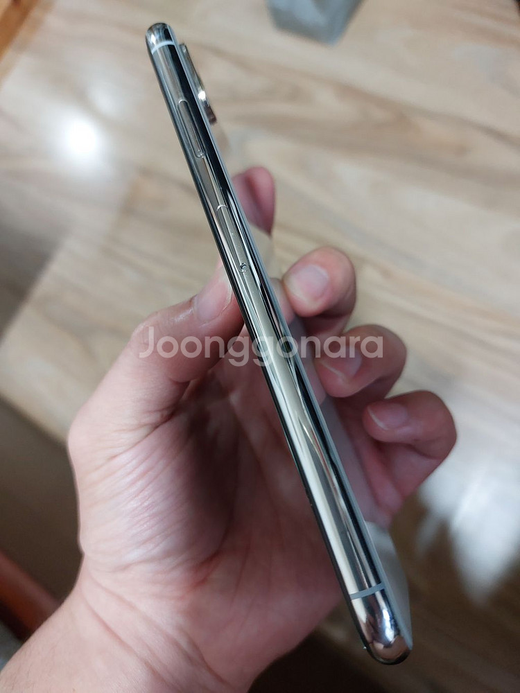 아이폰xs max 256기가 실버 팝니다--5