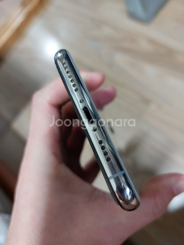 아이폰xs max 256기가 실버 팝니다--4