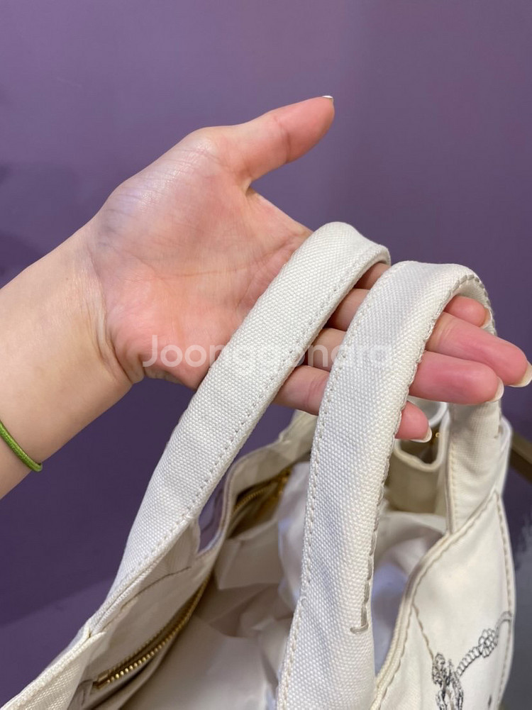 프라다 카나파--5