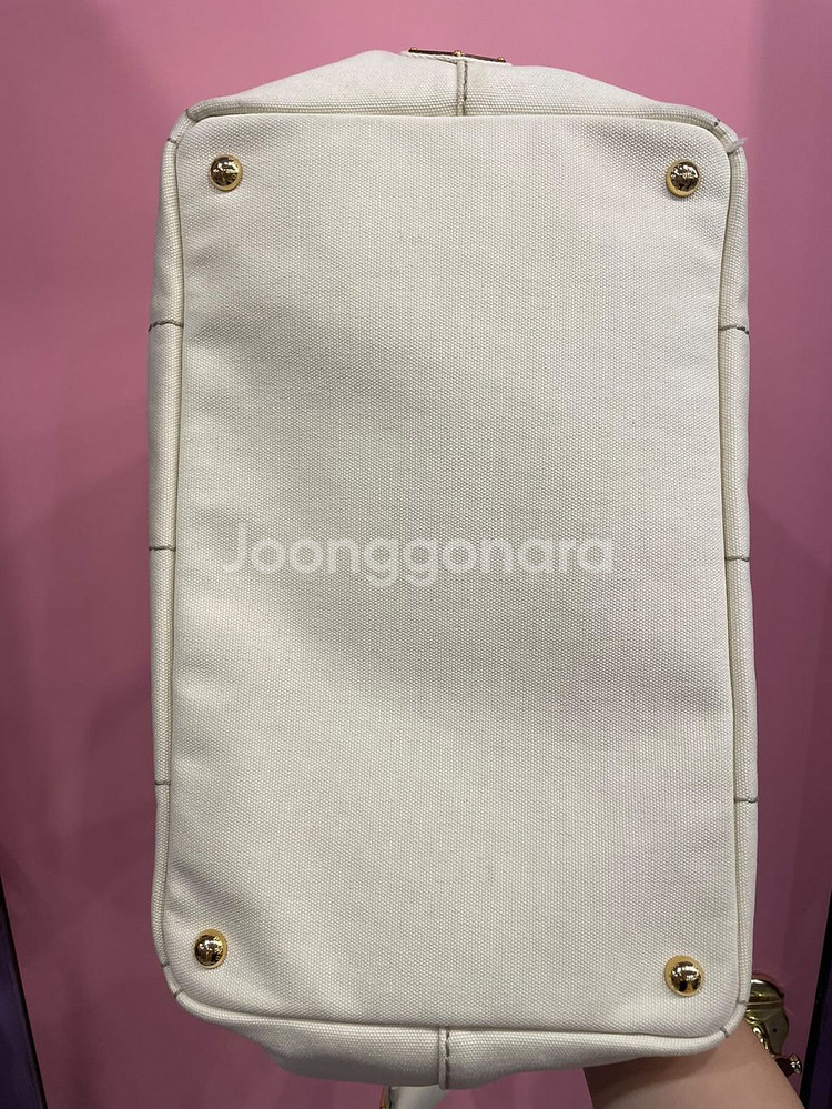 프라다 카나파--9