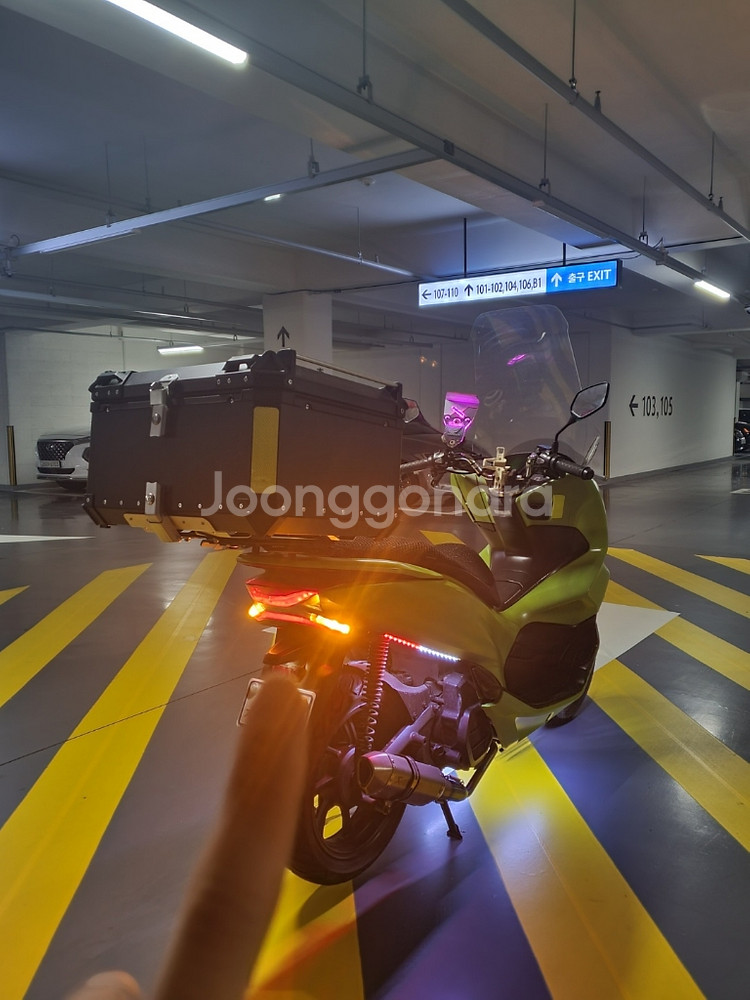혼다pcx125 2019년식 풀커스텀--5