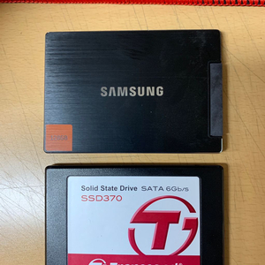 2.5 크기 SSD 하드 128GB 2종