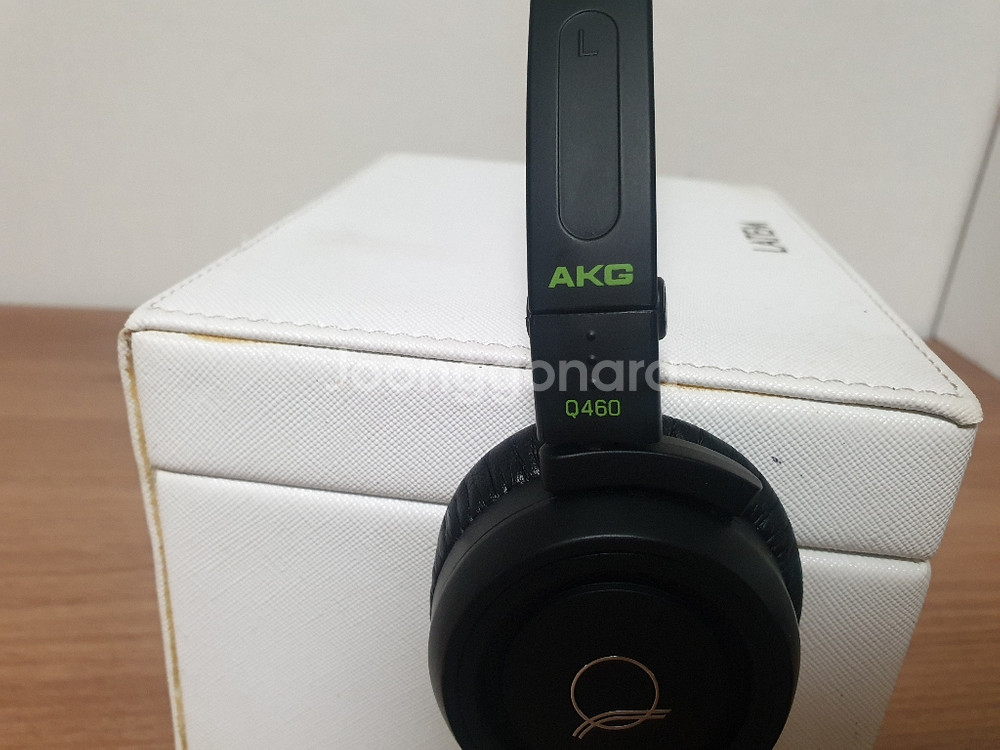 AKG 헤드폰--1