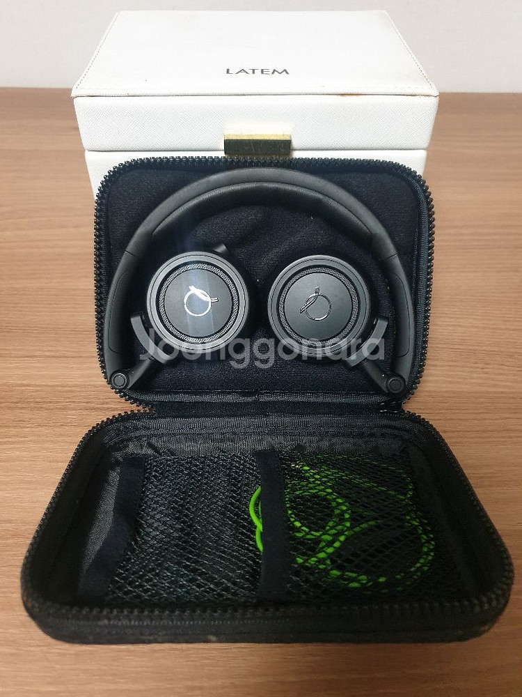 AKG 헤드폰--2