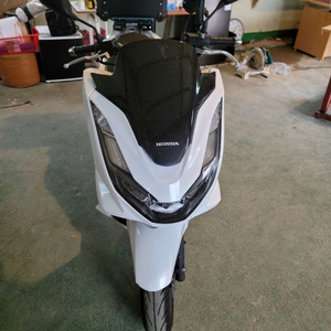 pcx2022 abs 5000키로 초반대. 부산