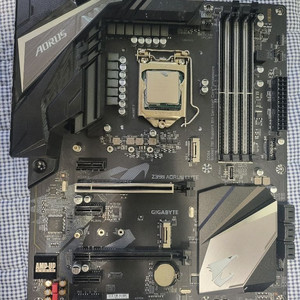 i7 9700k(4.9 오버상태)+z390 어로스엘리트