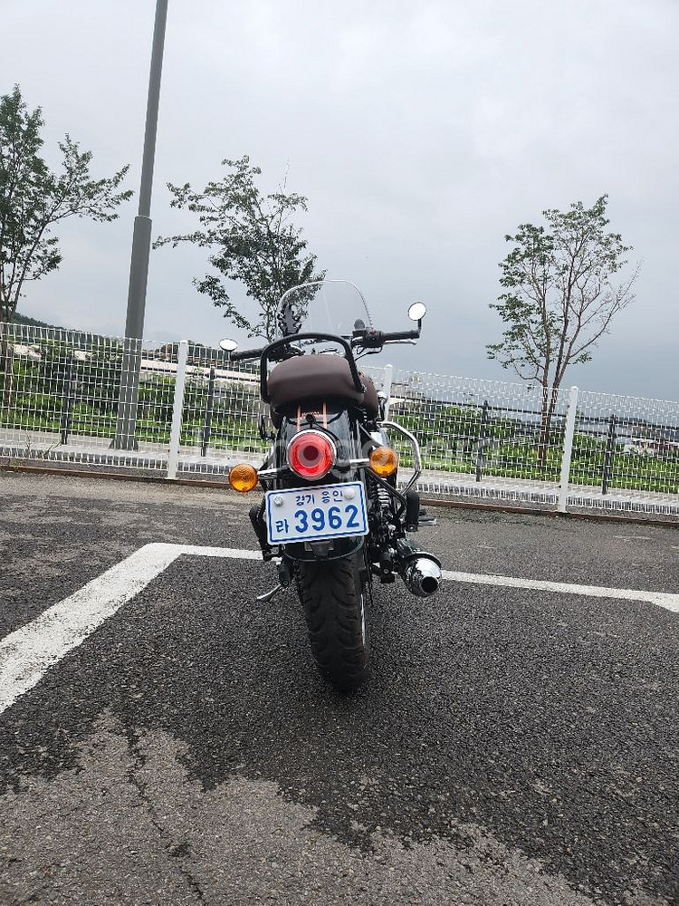 로얄엔필드 클래식350 헬시온그린 판매합니다--3