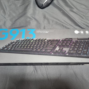 로지텍 G913 클릭키 S급 판매합니다.