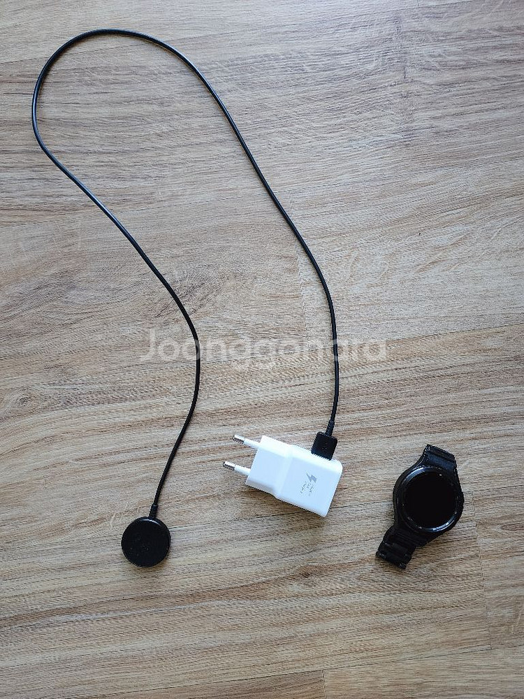 갤럭시워치4 클래식 46mm(블루투스) 팝니다!--0