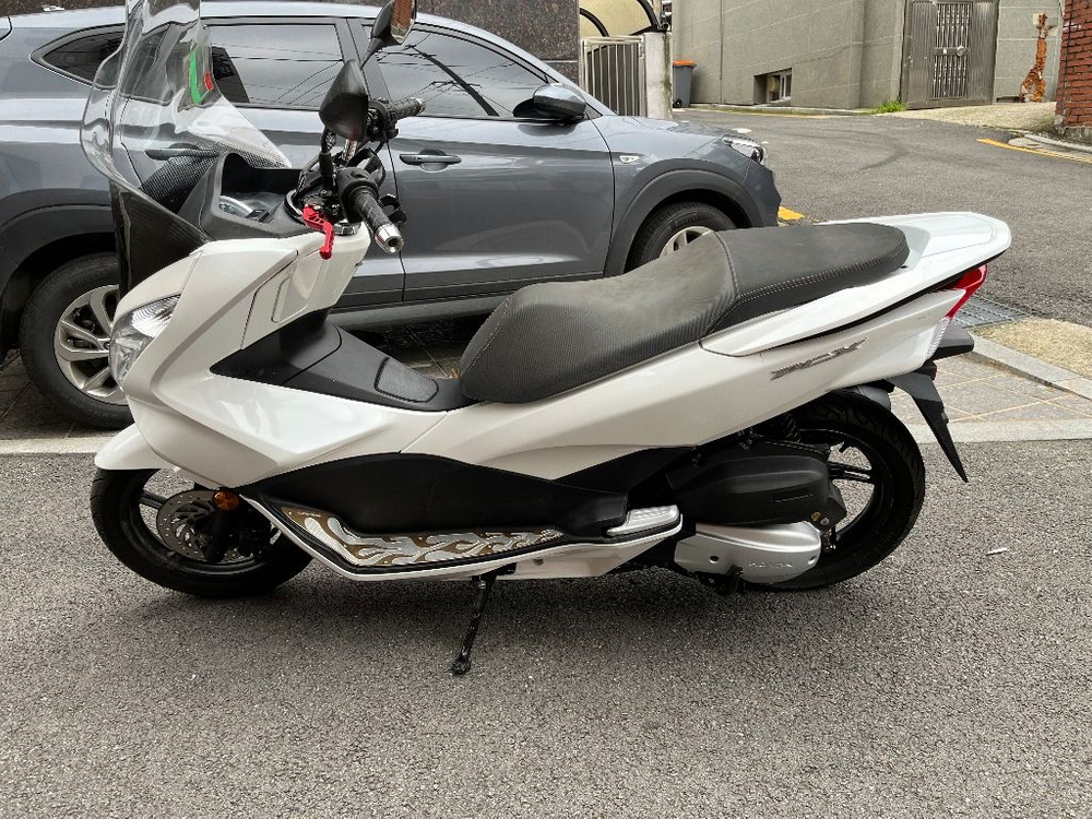 서울) 혼다 PCX125 18년형 흰색 2018--5