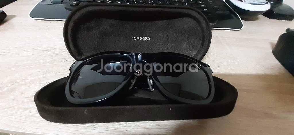 톰포드 선글라스 FT9355 팝니다--1