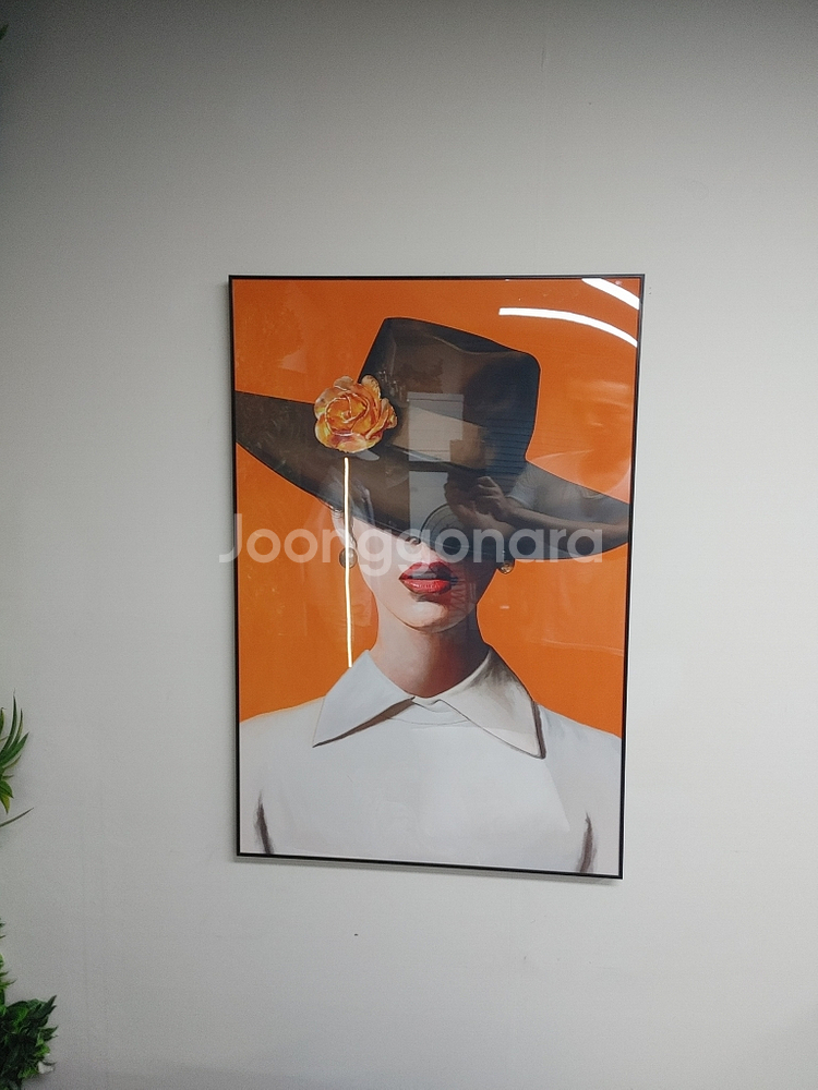 에르메스 풍 모자쓴여인 인테리어액자 그림액자 팝니다--2