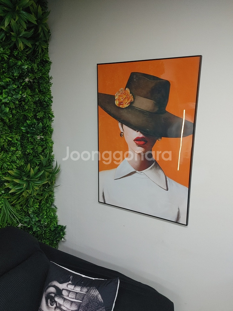 에르메스 풍 모자쓴여인 인테리어액자 그림액자 팝니다--7