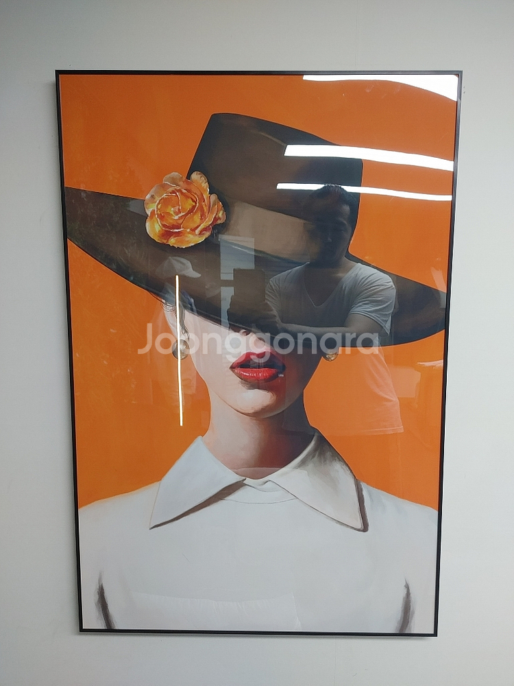 에르메스 풍 모자쓴여인 인테리어액자 그림액자 팝니다--1