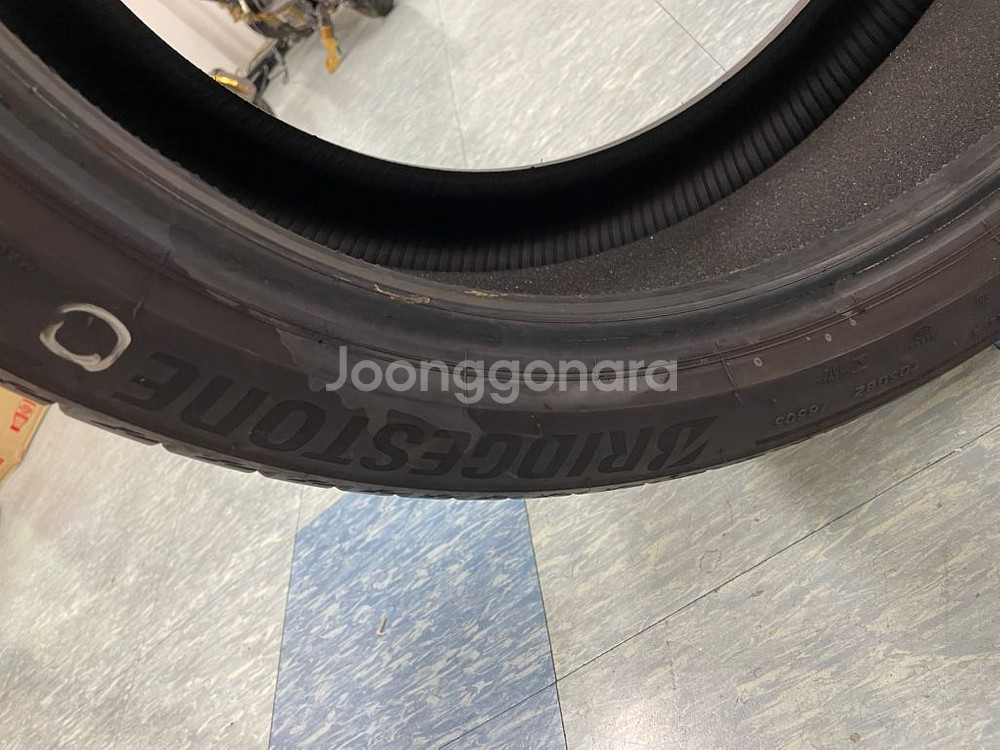 브릿지스톤 투란자 255/40/r20 타이어 판매합니다--1