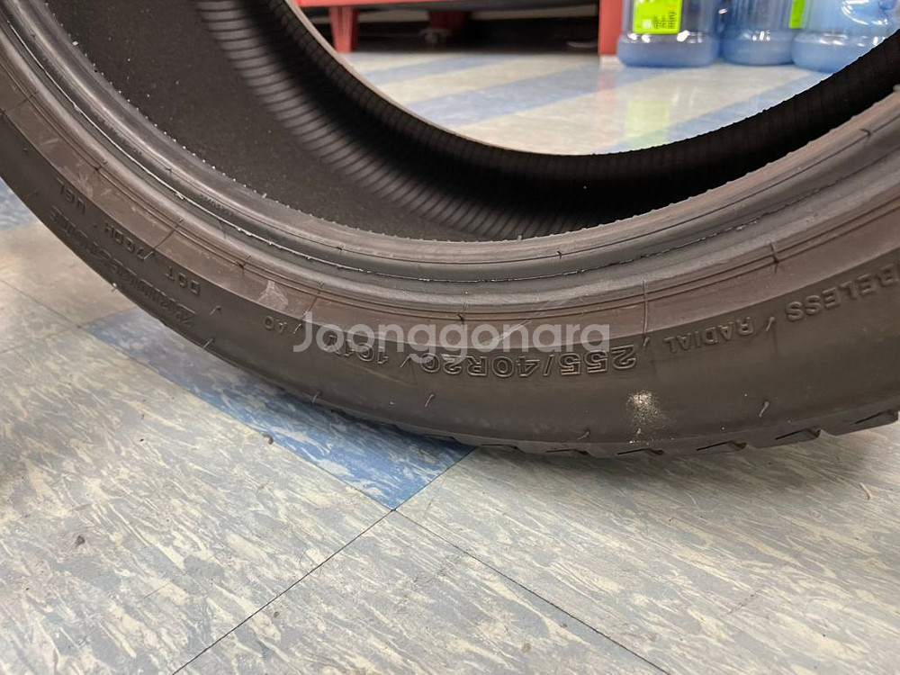 브릿지스톤 투란자 255/40/r20 타이어 판매합니다--5