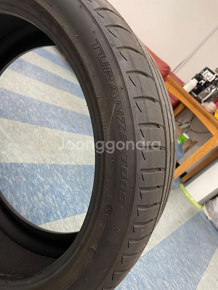 브릿지스톤 투란자 255/40/r20 타이어 판매합니다--6