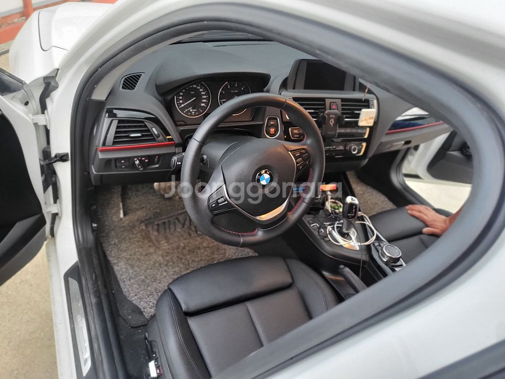 BMW 118D 17년 9만km--4
