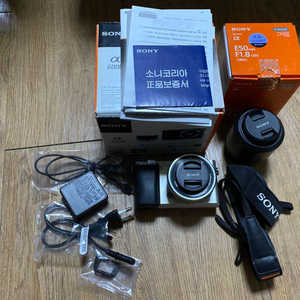 소니a6000 번들셋 + sel50f18 렌즈 팝니다