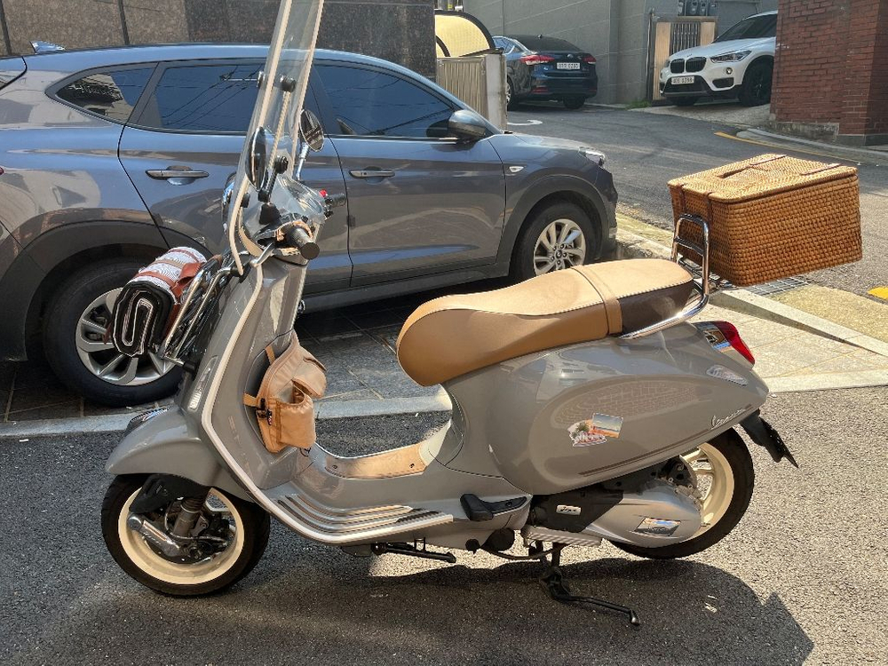 서울) 베스파 프리마베라125 피크닉에디션 22년--2