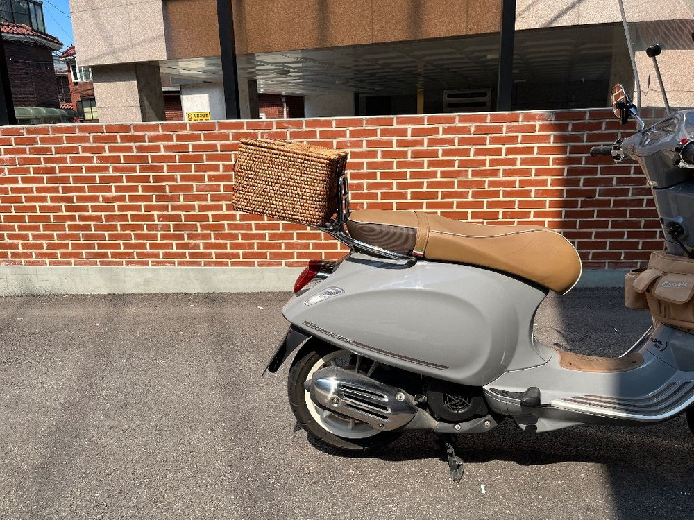 서울) 베스파 프리마베라125 피크닉에디션 22년--4