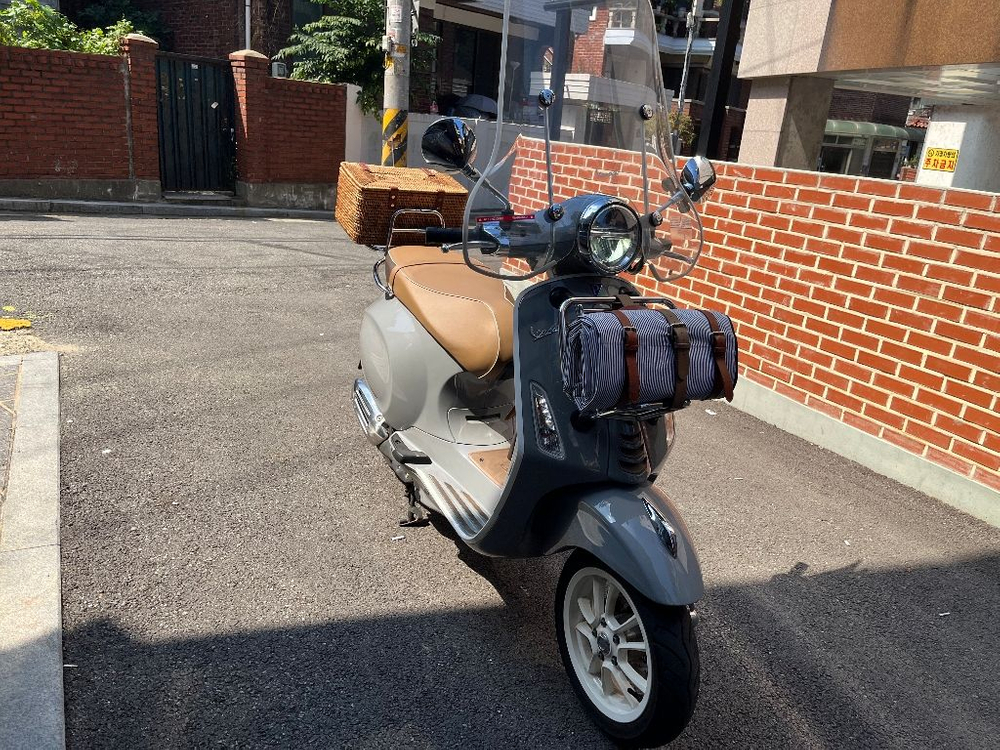 서울) 베스파 프리마베라125 피크닉에디션 22년--7