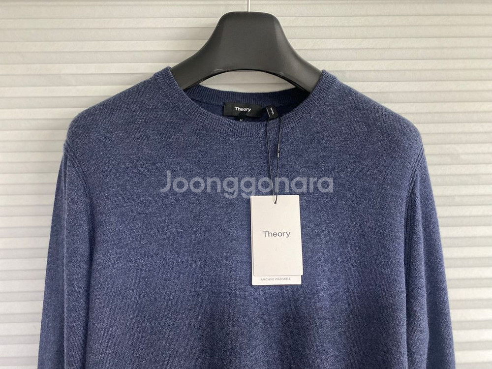 띠어리 기본니트 S사이즈 새상품 285$--1