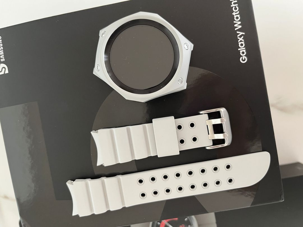 갤럭시워치5프로 45mm 티타늄그레이+거치대세트--1