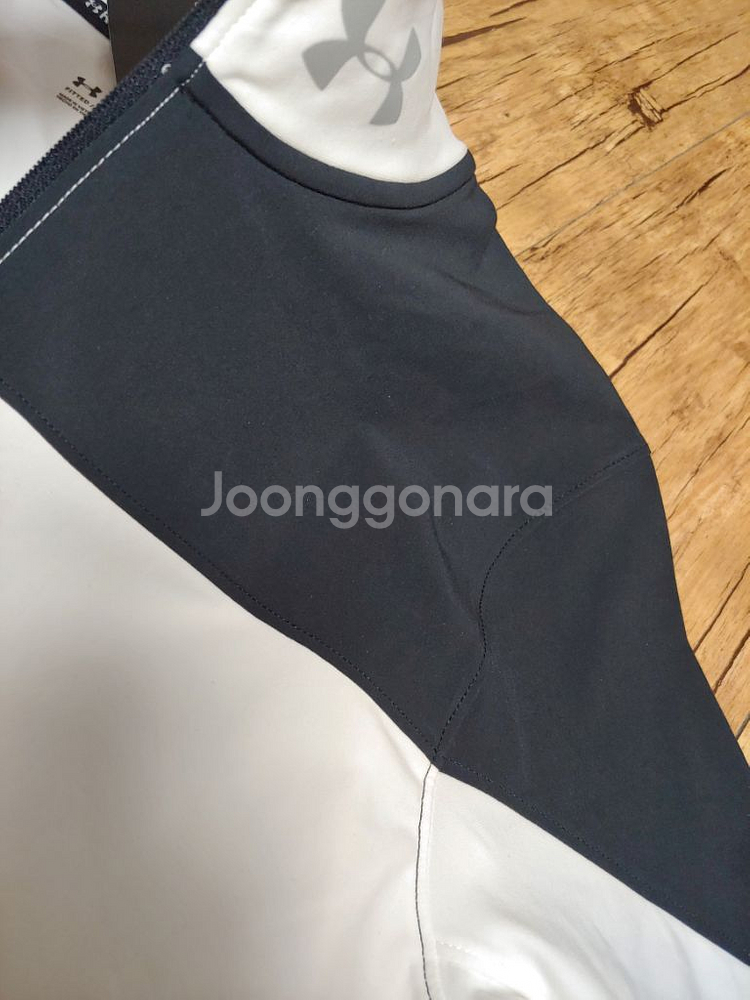 (새상품)언더아머 남성 반집업--8