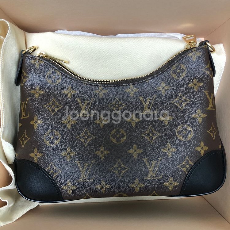 Louis Vuitton Boulogne NM MNG Noir Shoulder Bag, Crossbody Bag M45831