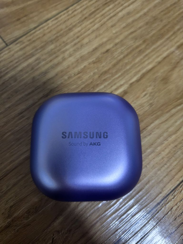 갤럭시 버즈 프로 본체(케이스) 팝니다.--1