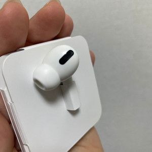 에어팟프로 오른쪽 유닛 팝니다.