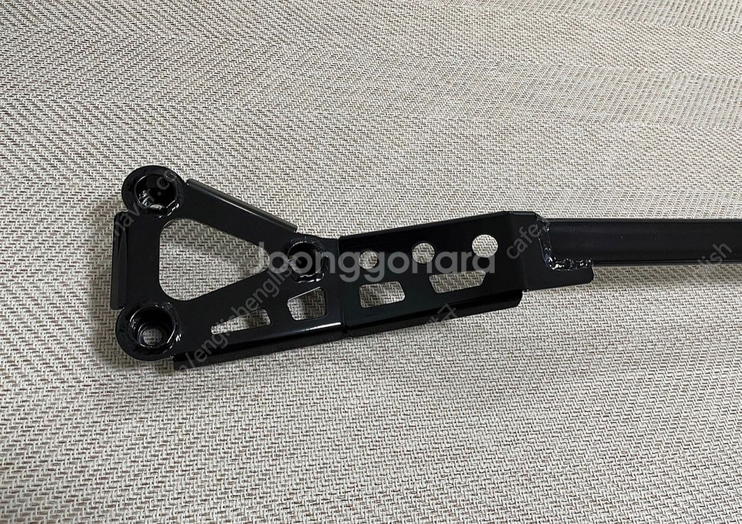 쏘렌토 MQ4 전용 벤딕트 스트럿바 팝니다.--1