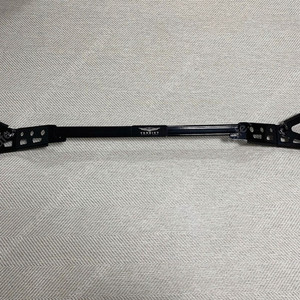 쏘렌토 MQ4 전용 벤딕트 스트럿바 팝니다.